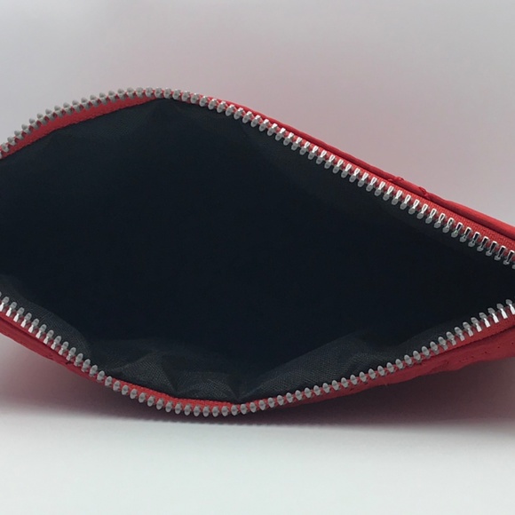 NWOT Aimee Kestenberg 3 Piece Red Travel Cosmetics/Hygiene Products Travel Set - Picture 10 of 12